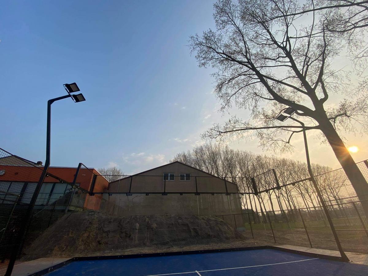 Floodlight  speciaal voor Padel terreinen 